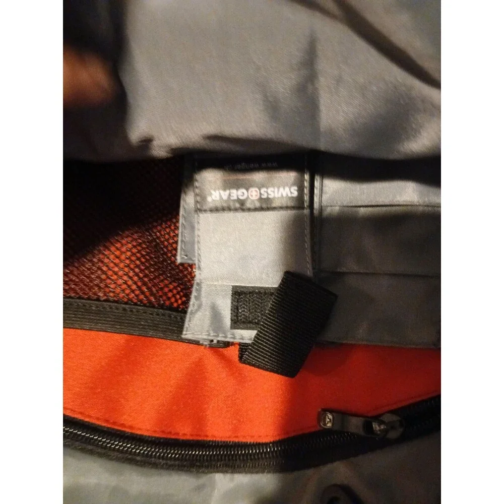 SWISS GEAR Synergy Pro 16 inch Laptop Backpack Black & Gray
